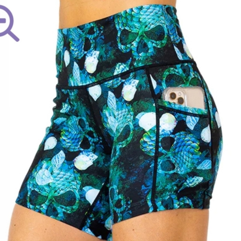CVG Constantly Varied Gear Mermaid Skull Sea Green Shorts M